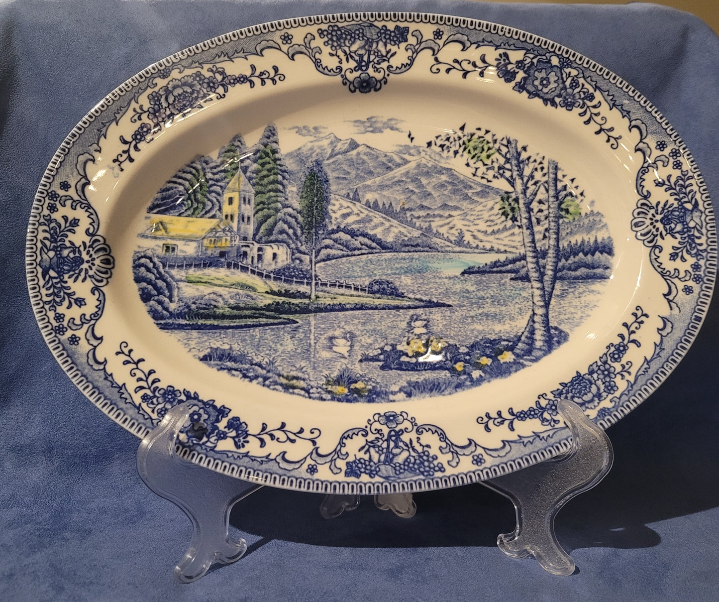 'Blue Hill of Virginia' by Cheltenham Ltd Small Oval Serving Platter