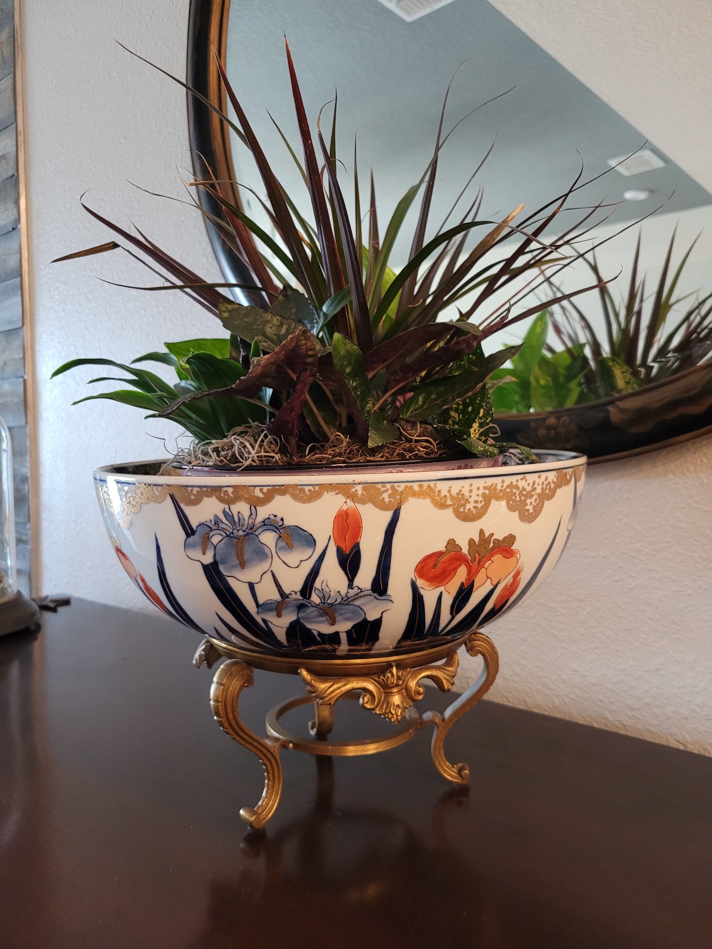 Goldimari Hand Painted Japanese Floral Bowl with Brass Stand