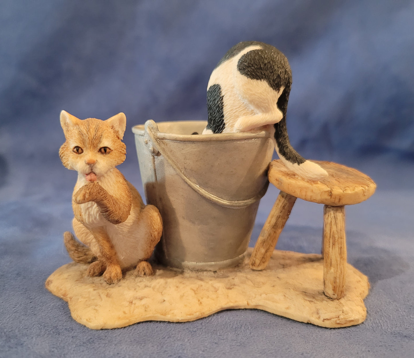 Lowell Davis Cat Figurine Two Piece Set